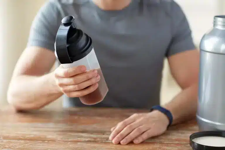 Whey proteine danger proteine en poudre est elle si mauvaise pour sante