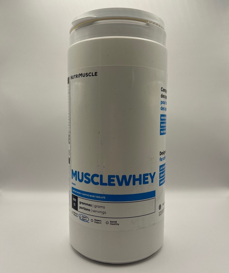 Photo personnelle NabFit.fr montrant un pot d'Isolate Native Whey Mix (anciennement Musclewhey)