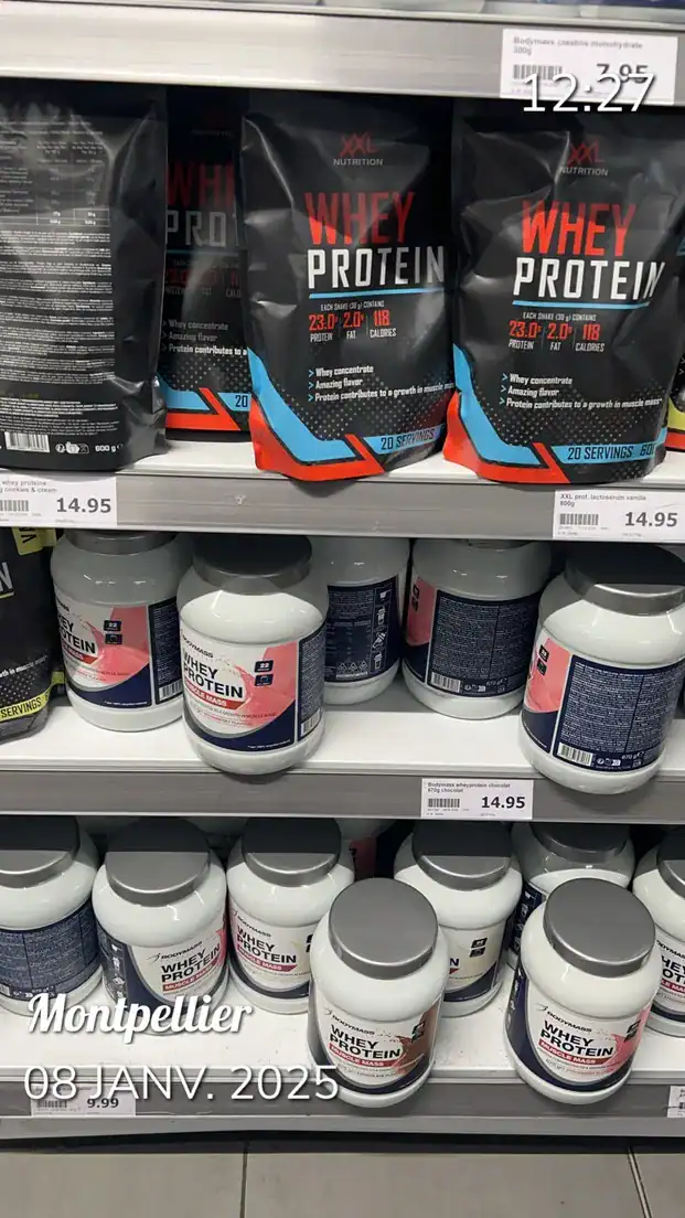 Photo personnelle NabFit.fr d'un rayon sport d'un magasin Action situé à Montpellier. C'est l'une des premières fois que je vois des compléments alimentaires de la marque XXL Nutrition