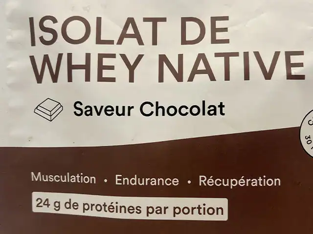 Isolat Whey Native Novoma que vaut cette protéine en poudre test avis conservation sachet Photo personnelle NabFit.fr de l'avant du sachet d'Isolat Whey Native Novoma