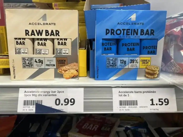 Photo personnelle NabFit.fr des barres de la marque de compléments alimentaires Accelerate distribuées chez Action