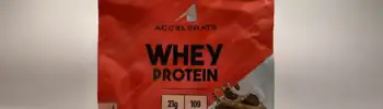 Photo personnelle NabFit.fr du sachet de Whey Protein de la marque de compléments alimentaires Accelerate Nutrition