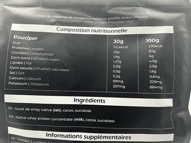 Whey Isolate Native Broadwhey Nutrition saveurs qualité traçabilité assurées mon test avis aminogramme valeurs nutritionnelles Photo personnelle NabFit.fr de l'arrière du paquet de Whey Isolate Native Broadwhey Nutrition avec, en gros plan, les valeurs nutritionnelles