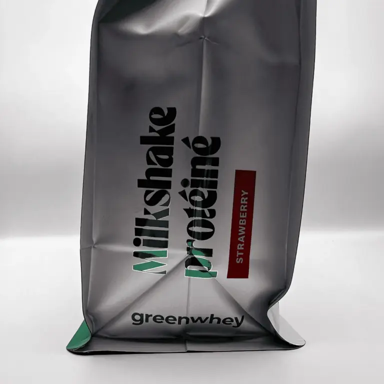 Milkshake protéiné GreenWhey vous allez apprécier protéine test avis complets conservation paquet Photo personnelle NabFit.fr du côté (gros plan) du paquet de Milkshake Protéiné GreenWhey